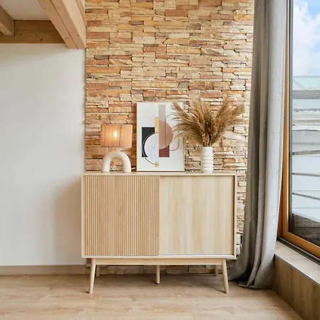 2 De Caractere. Апартаменты Ла-Мадлен