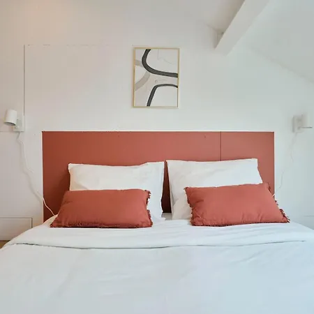 2 De Caractere. * Ла-Мадлен