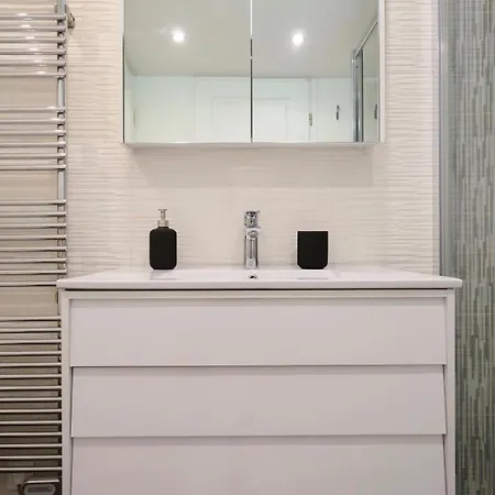 2 De Caractere. Apartament