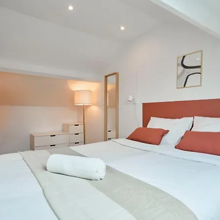 Апартаменты 2 De Caractere. *