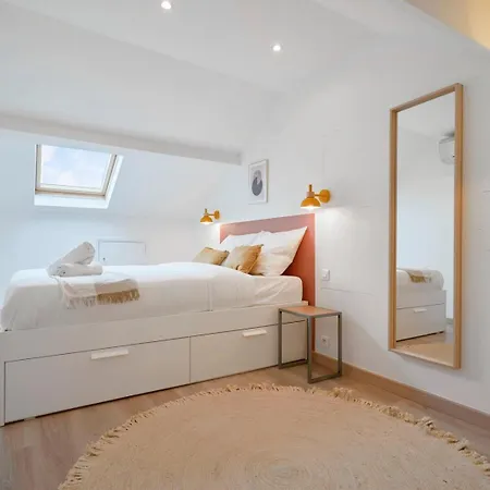 2 De Caractere. Apartament *