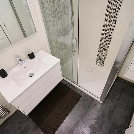 2 De Caractere. Apartment